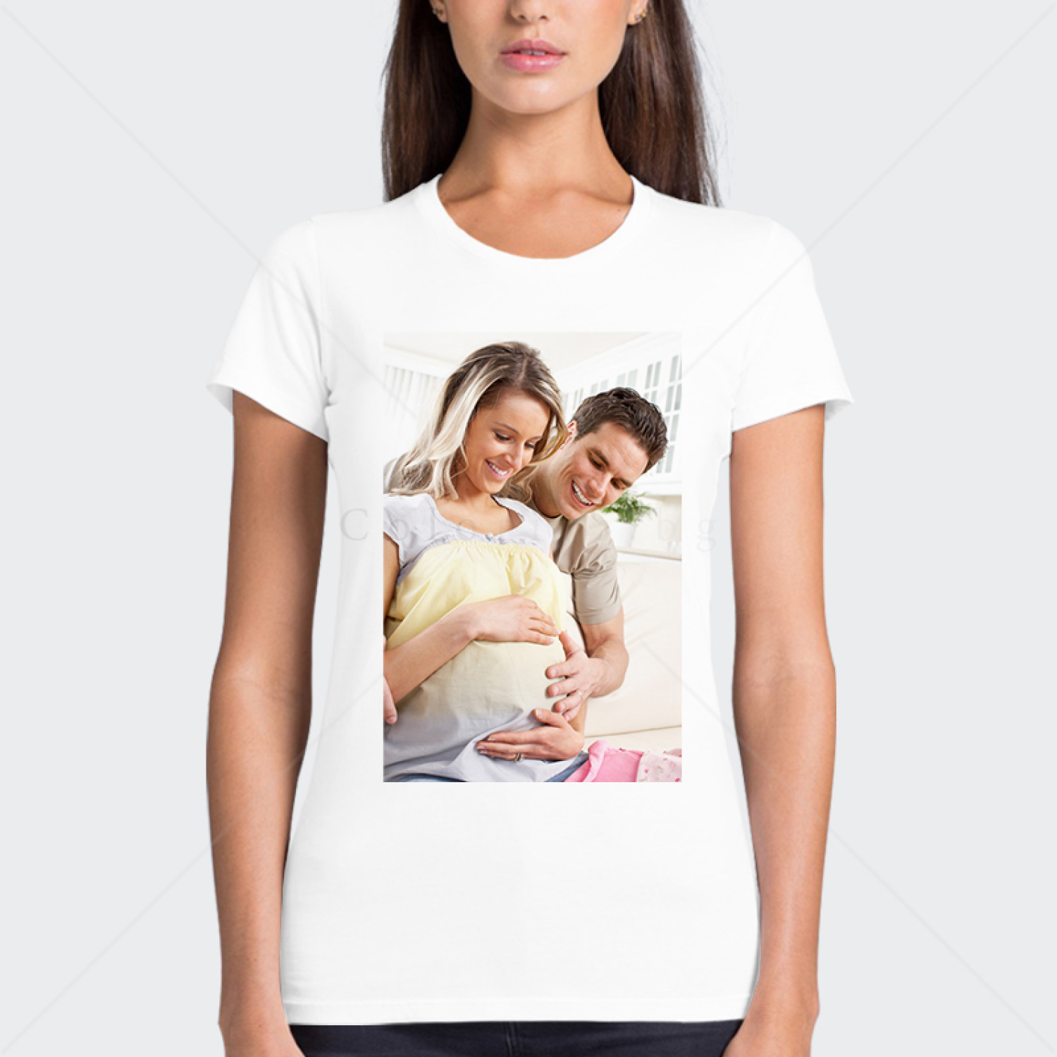 Бяла дамска тениска със снимка или печат по избор